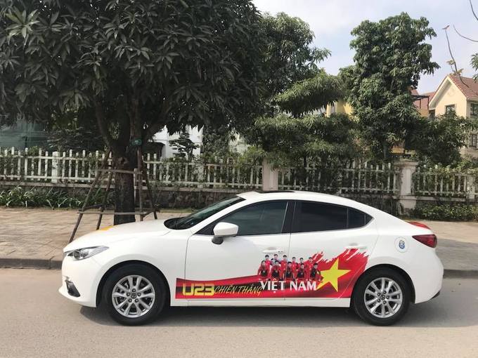 Người Việt đua nhau trang trí ôtô cổ vũ đội bóng U23